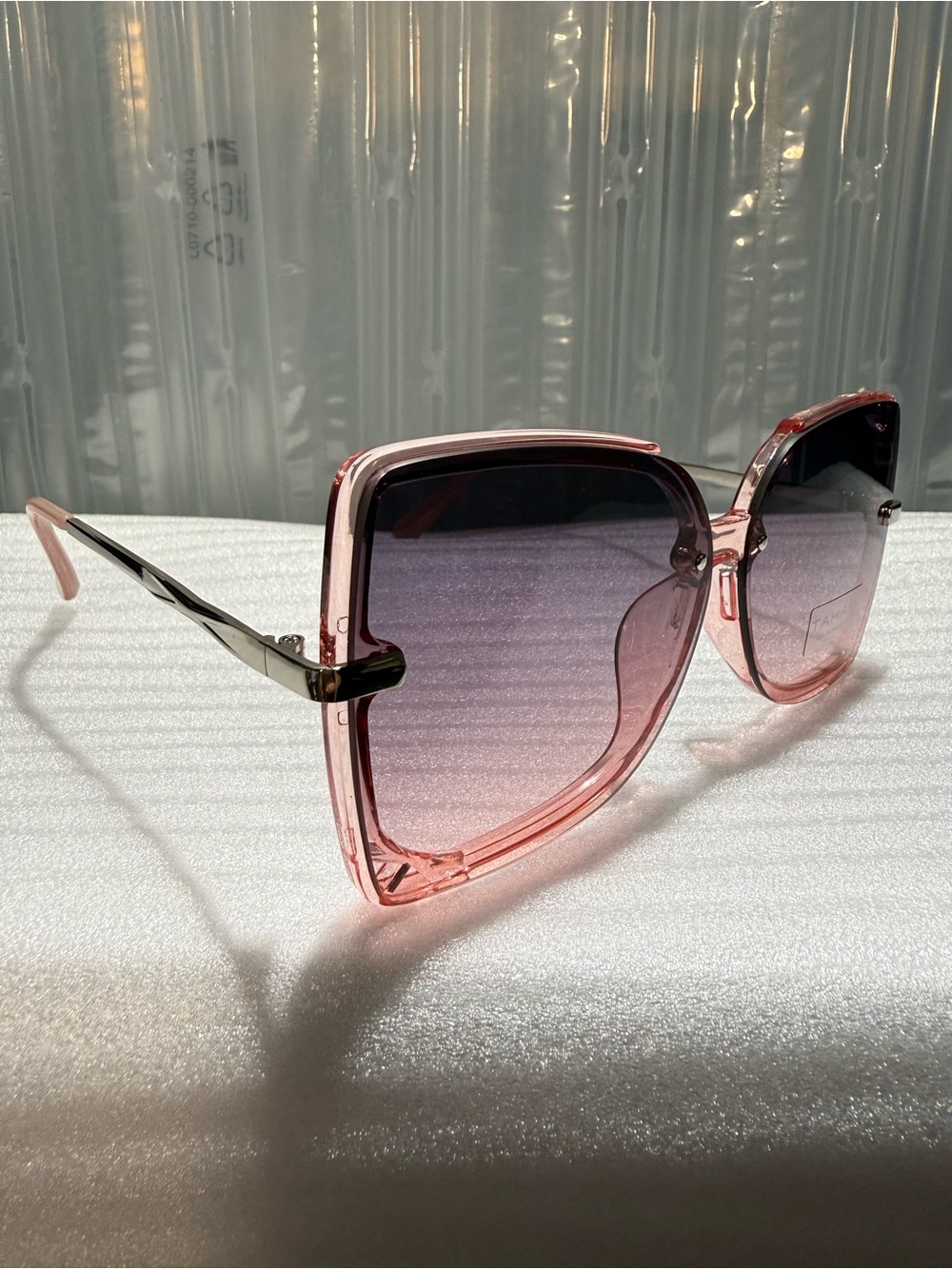 Tahari Women’s Oversized Butterfly Sunglasses Pink Gold Gradient-New